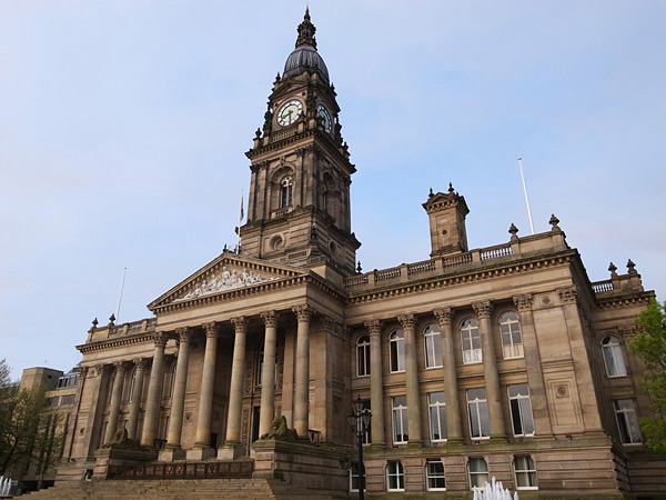 Town hall перевод. Town Hall Болтон. Bolton Town Hall Болтон. Bolton Town Hall. Переводчик Town Hall.